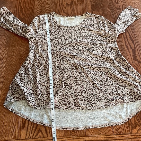 LOGO by Lori Goldstein multi color animal print knit top oversized M 3/4 sleeve - Picture 8 of 9